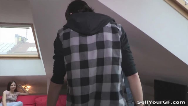 Наблюдает за сексом со стороны - #1