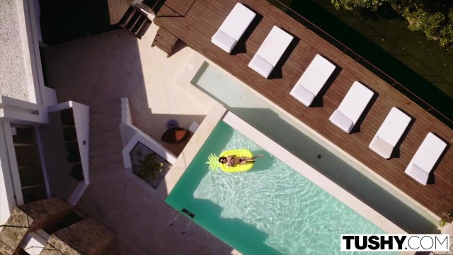 Анальный трах на курорте - #1